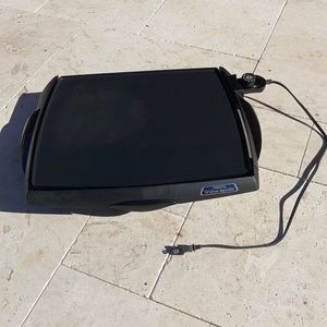 Presto Tilt 'n Drain Big Griddle - electric